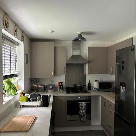Private Room In A House With Parking In Lenton Nottingham Eksteriør bilde