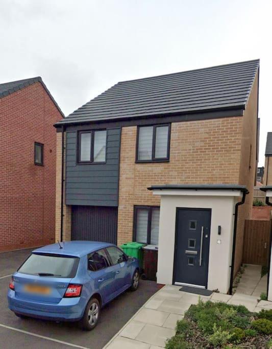 Private Room In A House With Parking In Lenton Nottingham Eksteriør bilde
